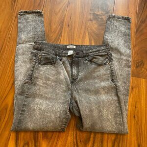 Women’s juniors Mudd stretchy skinny jeans size 11